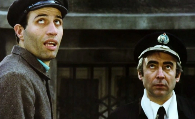 ملك القمامة هو فيلم كوميدي تركي طويل بدأ عرضه سنة 1977