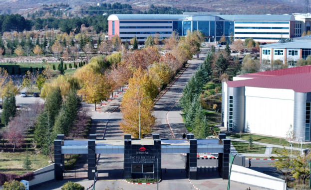 تجمع دراسة العلاقات الدولية في تركيا بين العلوم السياسية و الاقتصاد و القانون