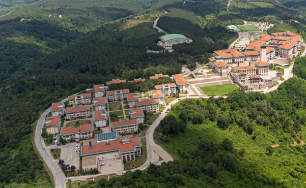 تفتح دراسة التخصصات الأكاديمية آفاقاً واسعة للطلاب العرب والسوريين في تركيا