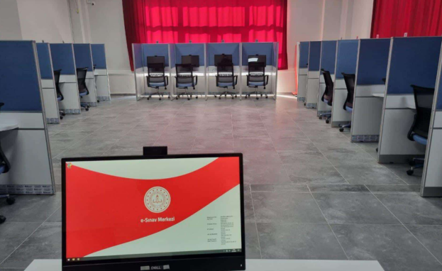 يجري امتحان رخصة القيادة التركية عبر مراكز وزارة التربية