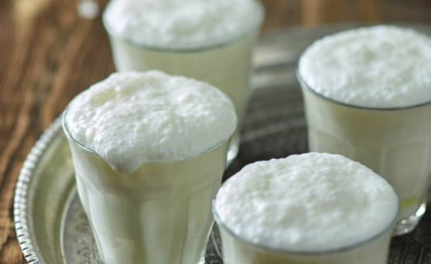 هناك العديد من أنواع العيران التي تباع في الأسواق التركية