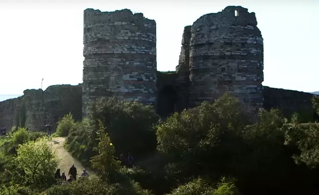 تحتل القلاع في تركيا مكانة بارزة في عرض التاريخ والتراث الثقافي المتنوع للبلاد