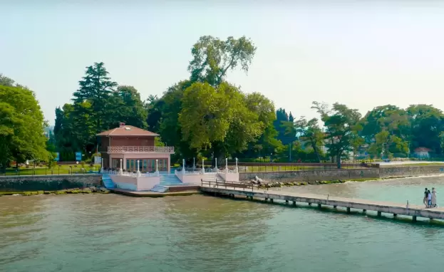 تأتي مدينة يلوا على رأس قائمة المدن التي تجمع بين الهدوء والجمال الطبيعي