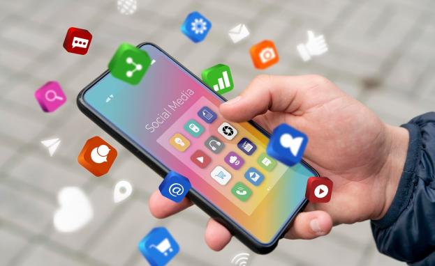 باتت الأدوات التقنية بمختلف أنواعها وسائل أساسية للوصول بسرعة وكفاءة أكبر إلى مجموعة مختلفة من الخدمات