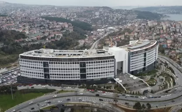 تقع جامعة ميديبول إسطنبول بالقرب من منطقة بيكوز في الجانب الآسيوي من istanbul