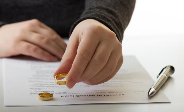 أحكام الزواج والطلاق من أكثر القضايا الأسرية المهمة