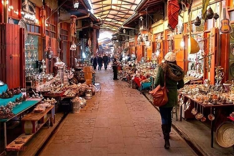 سوق كازانجلار في أضنة Kazancılar Çarşısı