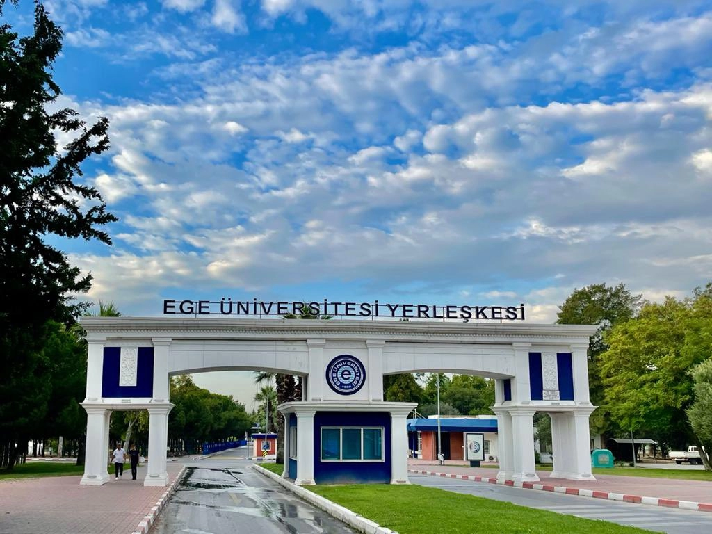 جامعة إيجة في مدينة إزمير