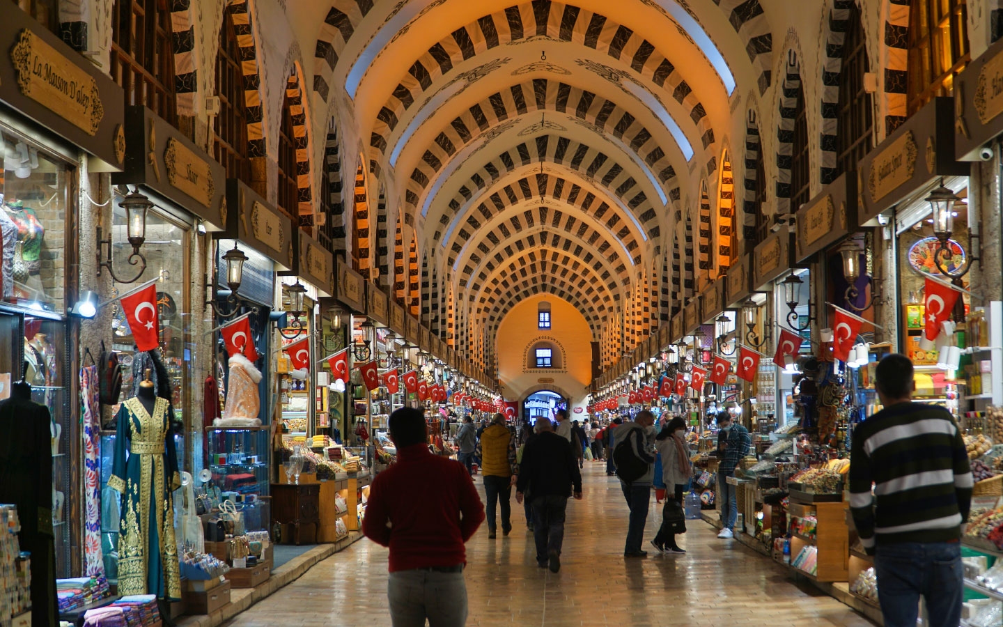 السوق المغطى في اسطنبول Kapalı Çarşı