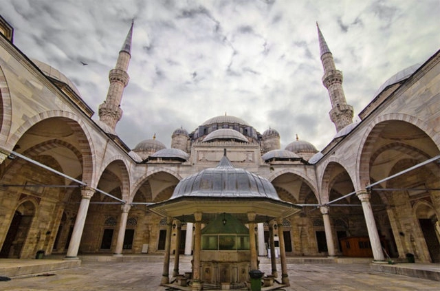  جامع شهزاده يقع في قلب إسطنبول