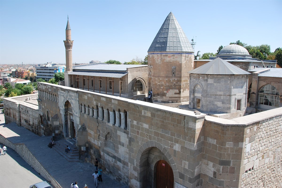 مسجد علاء الدين في قونيا (ALAADDİN CAMİİ)