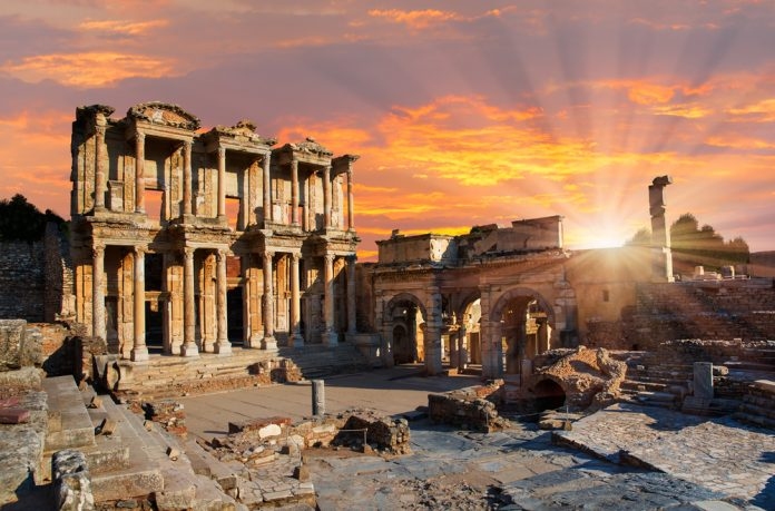 مدينة أفسس القديمة (Efes Antik Kenti)