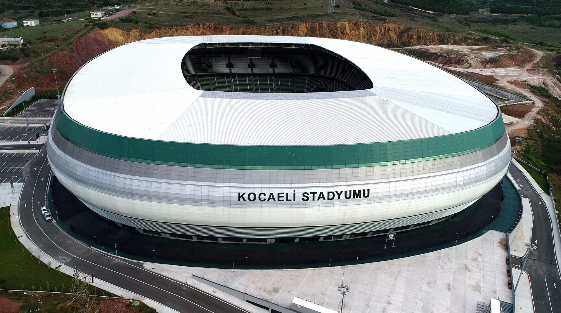 ملعب كوجالي "Kocaeli Stadyumu"