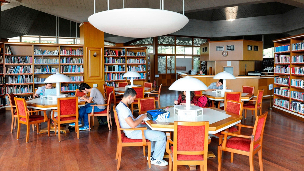 مكتبة أتاتورك Atatürk Kitaplığı