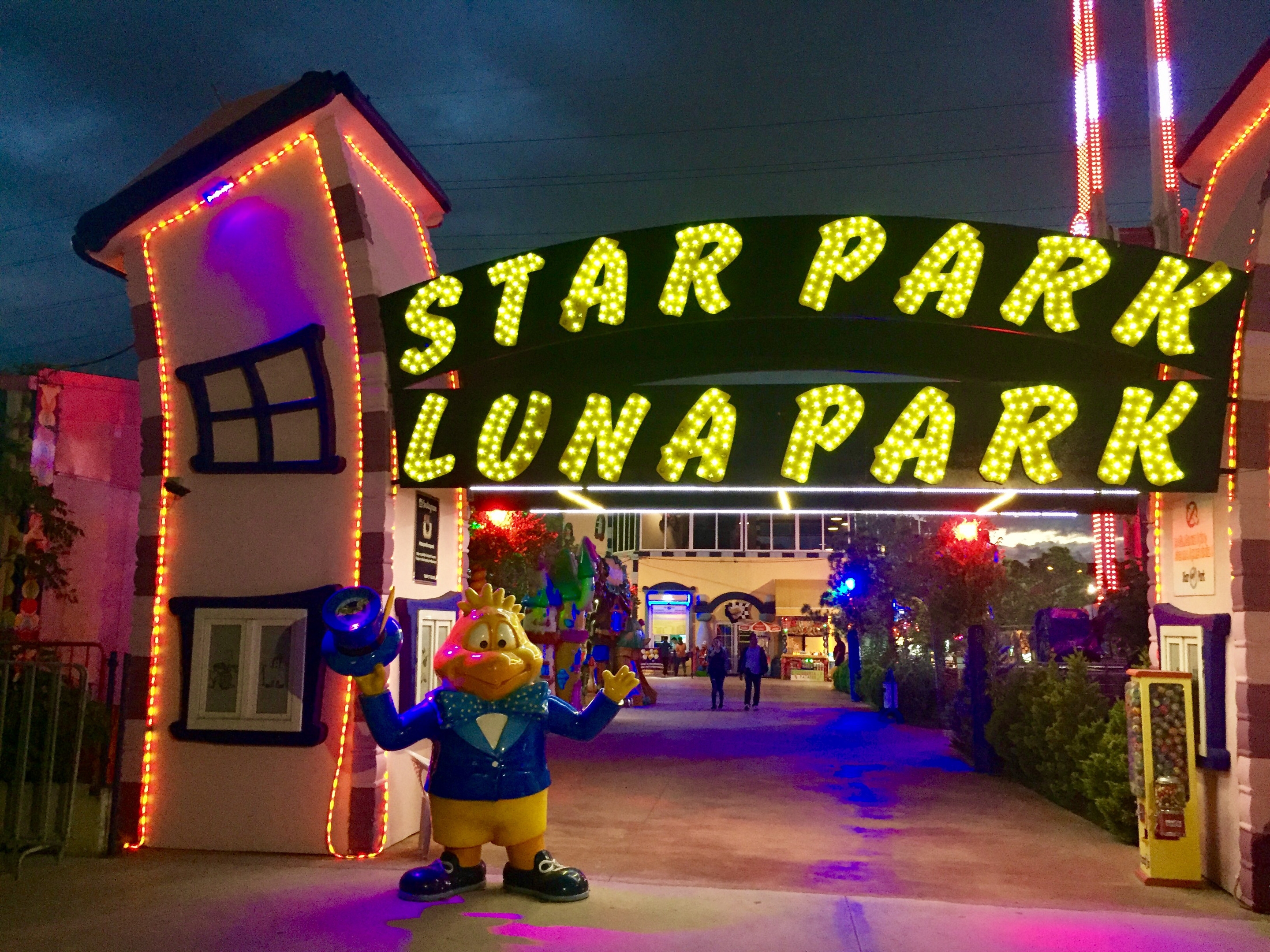 مدينة ملاهي "STARPARK LUNAPARK"