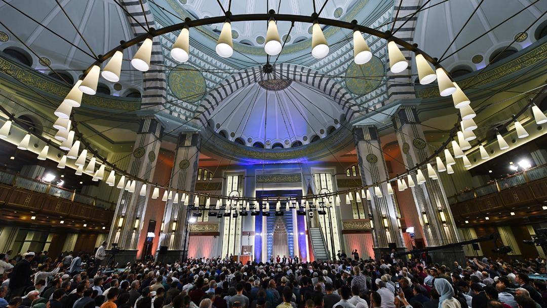 إحياء ليلة الإسراء والمعراج في أحد مساجد تركيا (أرشيف)