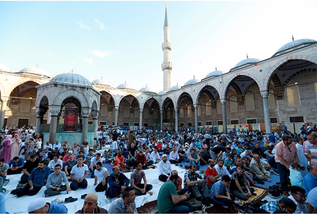 صلاة العيد في مساجد تركيا
