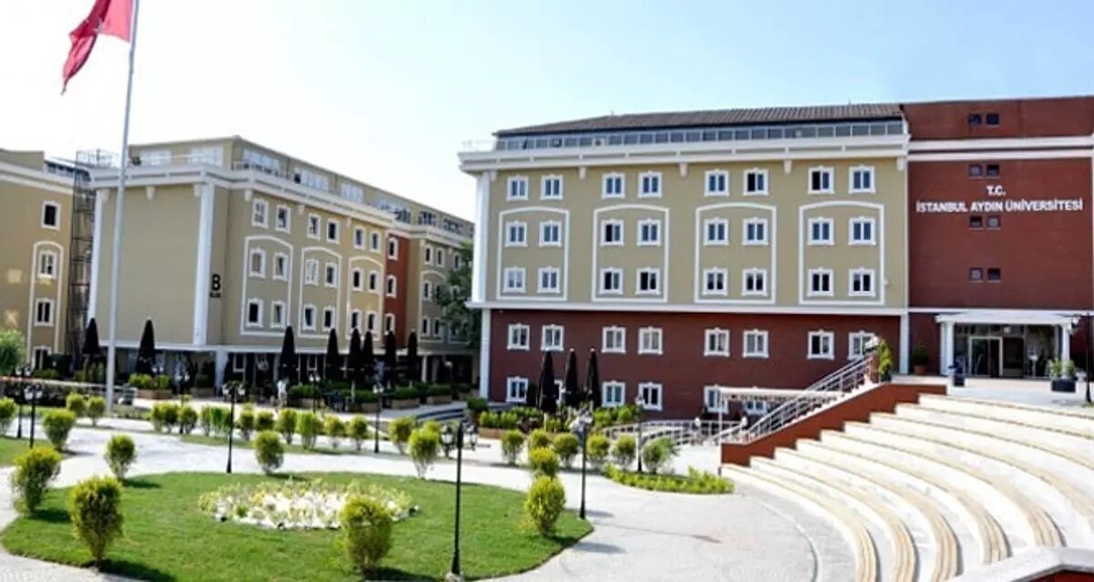 جامعة إسطنبول آيدن
