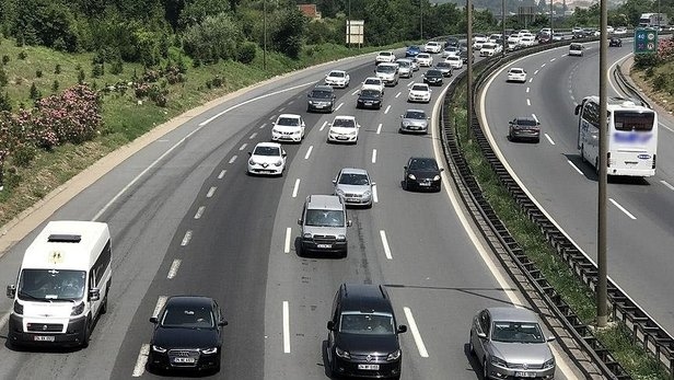 يدفع أصحاب المركبات الآلية في تركيا ما يعرف بضريبة Motorlu Taşıtlar Vergisi