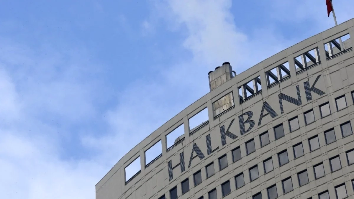 فتح حساب في بنك الشعب Halkbank أكثر صعوبة وتعقيداً من البنوك التركية الأخرى