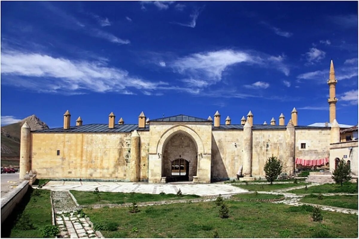 قصر ماما خاتون في أرزينجان