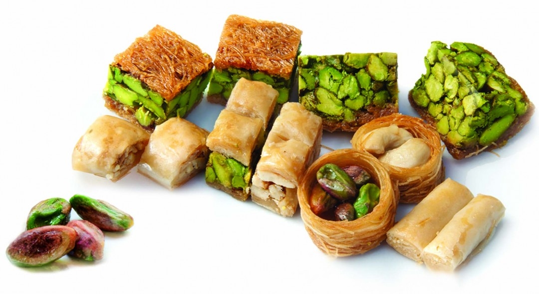 تجذب الحلويات العربية العملاء العرب والأتراك على حد سواء