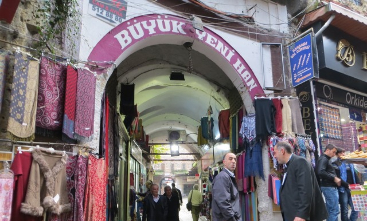 سوق محمود باشا في إسطنبول