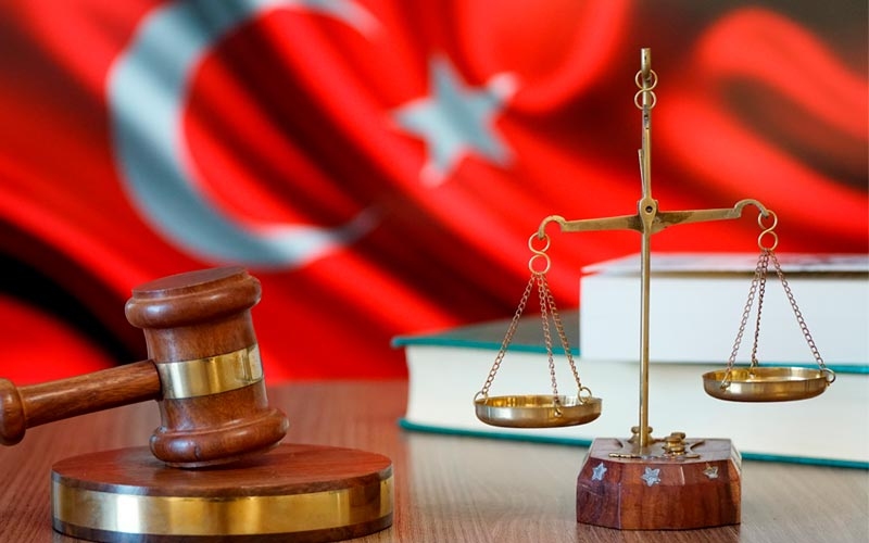يمكن للقضاء الإداري في تركيا إصدار قرار يلغي حظر الدخول