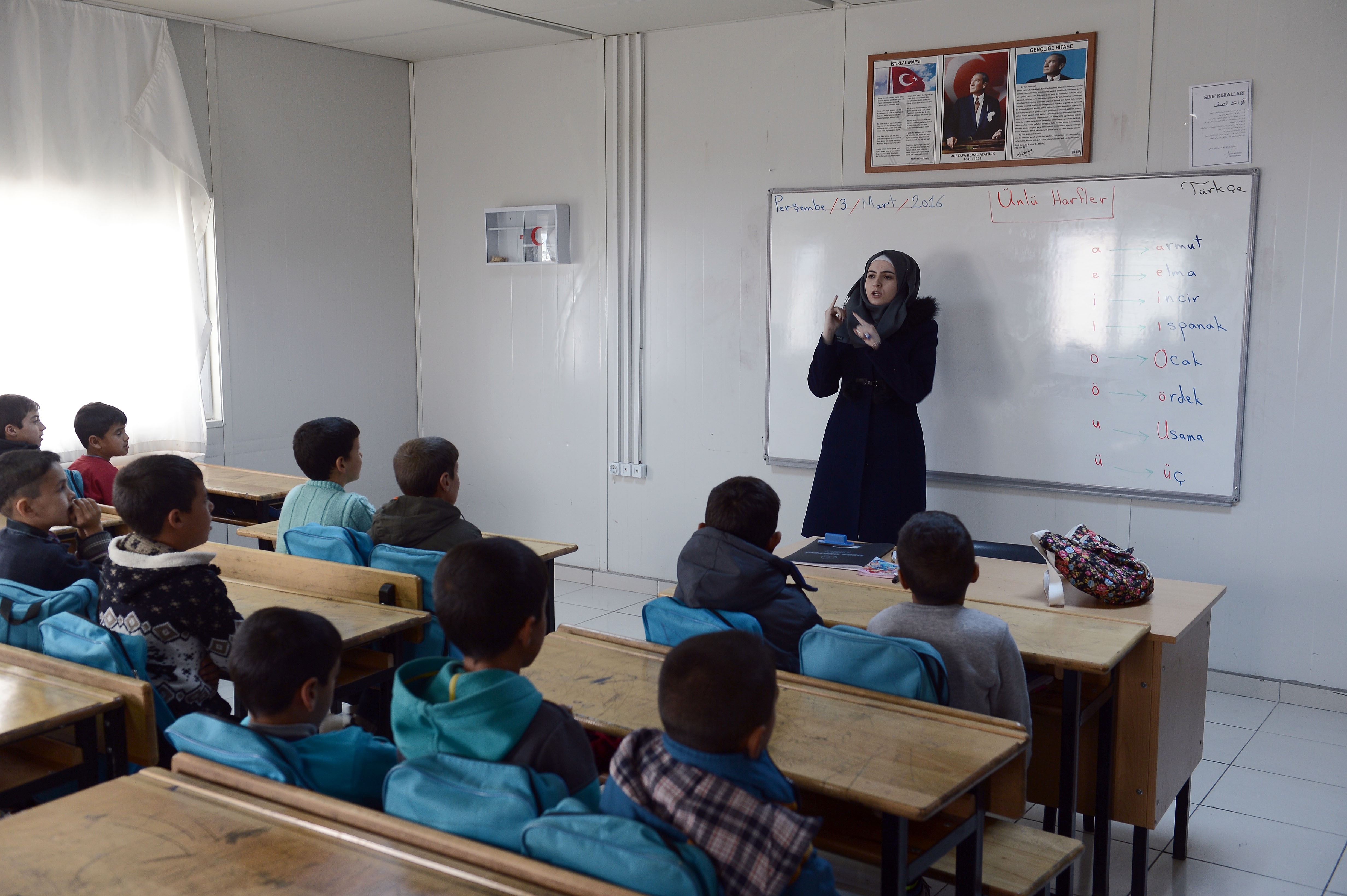 في تركيا الكثير من المدارس والمعاهد التعليمية الخاصة التي يمكن لك من خلالها الاستفادة والعمل