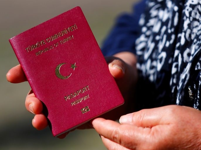 يعاني أصحاب الملفات القديمة ممن مضى عليها سنوات من عدم معرفة مصير ملفات الجنسية الاستثنائية في تركيا 2023