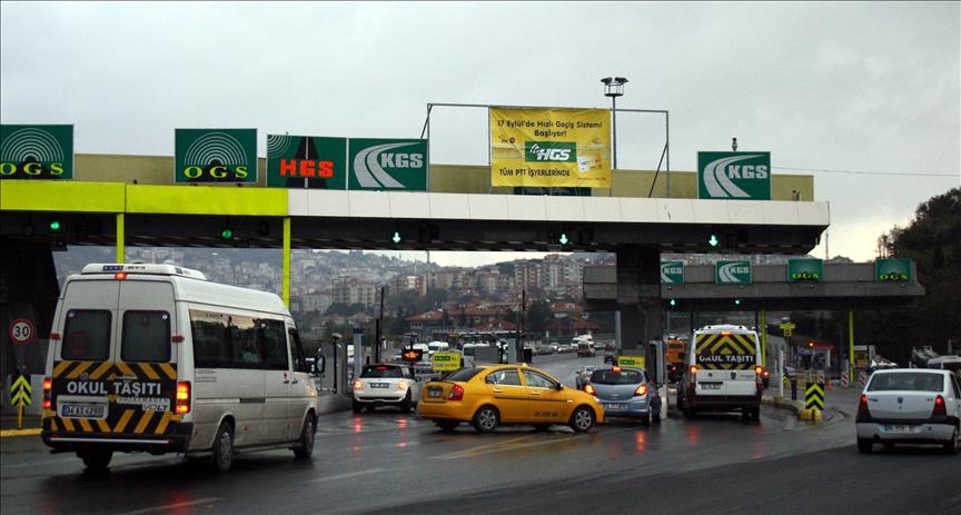 يتم دفع رسوم عبور الجسور والطرق السريعة في إسطنبول عبر نظام المرور السريع