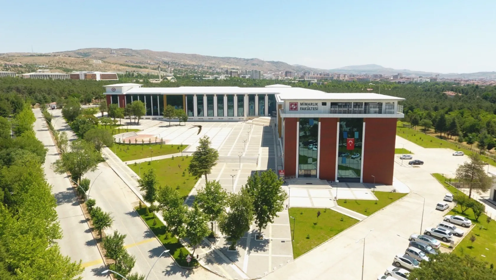 حققت Fırat Üniversitesi نجاحاً كبيراً على المستوى الوطني والدولي