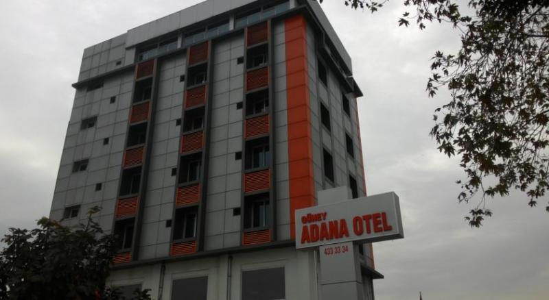 يقع فندق Güney Adana Hotel بالقرب من مسجد سابانجي المركزي