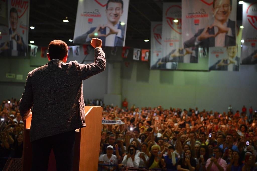 عام 2019 شهدت الانتخابات البلدية التركية تنافسا محتدما بين التحالف الحاكم وتحالف المعارضة