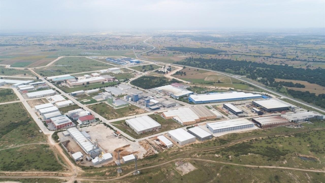 تعد Mersin Tarsus Organize Sanayi Bölgesi منطقة صناعية مُنظمة ضخمة