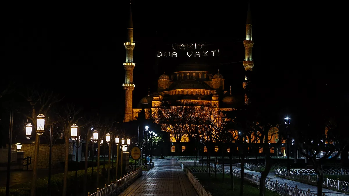 يتساءل الكثيرون عن عدد ساعات الصيام خلال شهر رمضان في تركيا هذا العام