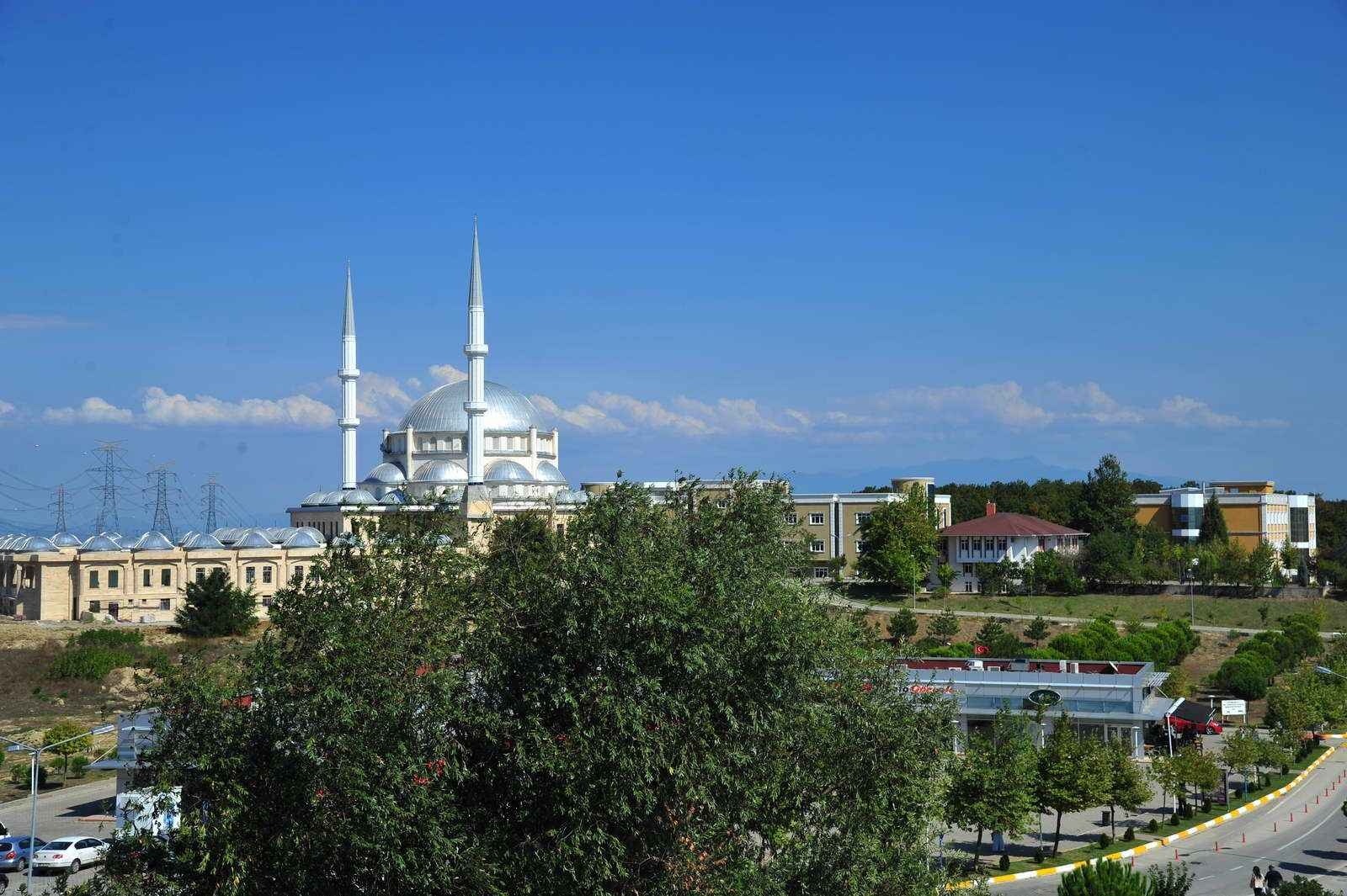 تركيا واحدة من الدول التي تختلف فيها مواقيت الصلاة بين مدينة وأخرى