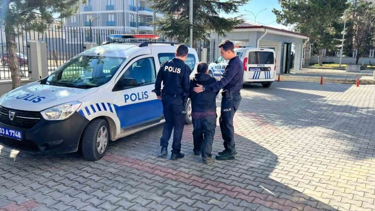 هناك العديد من تشكيلات الشرطة والأمن في تركيا التي يمكن أن توقفك وتطلب هويتك