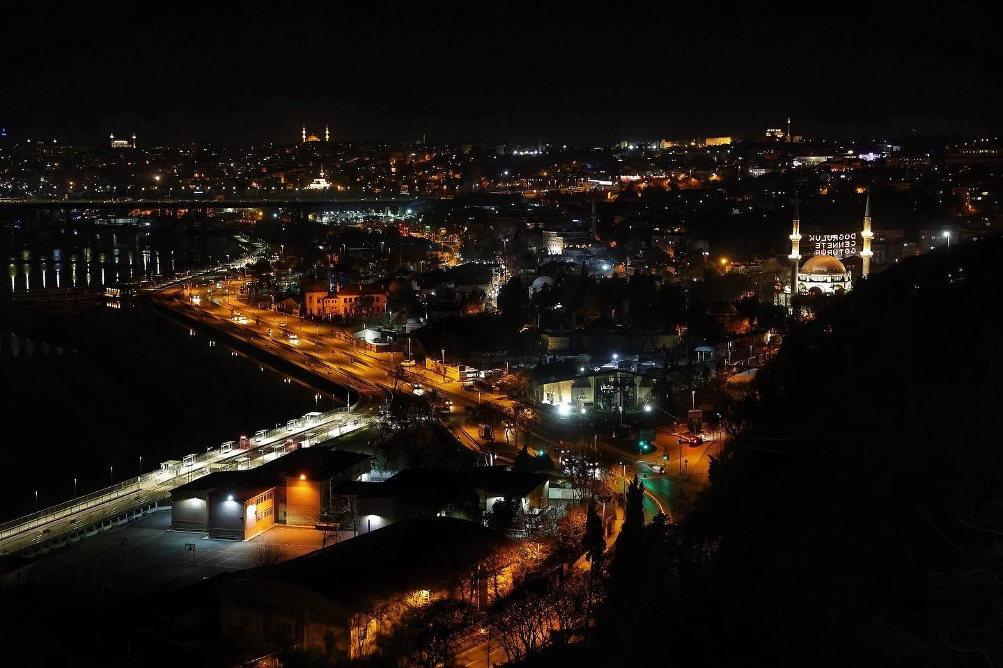 أيوب سلطان جوهرة İstanbul تدعوك لرحلة لا تُنسى في شوارعها