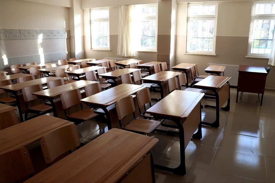 دليل محدث حول الدوام والغياب في المدارس في تركيا