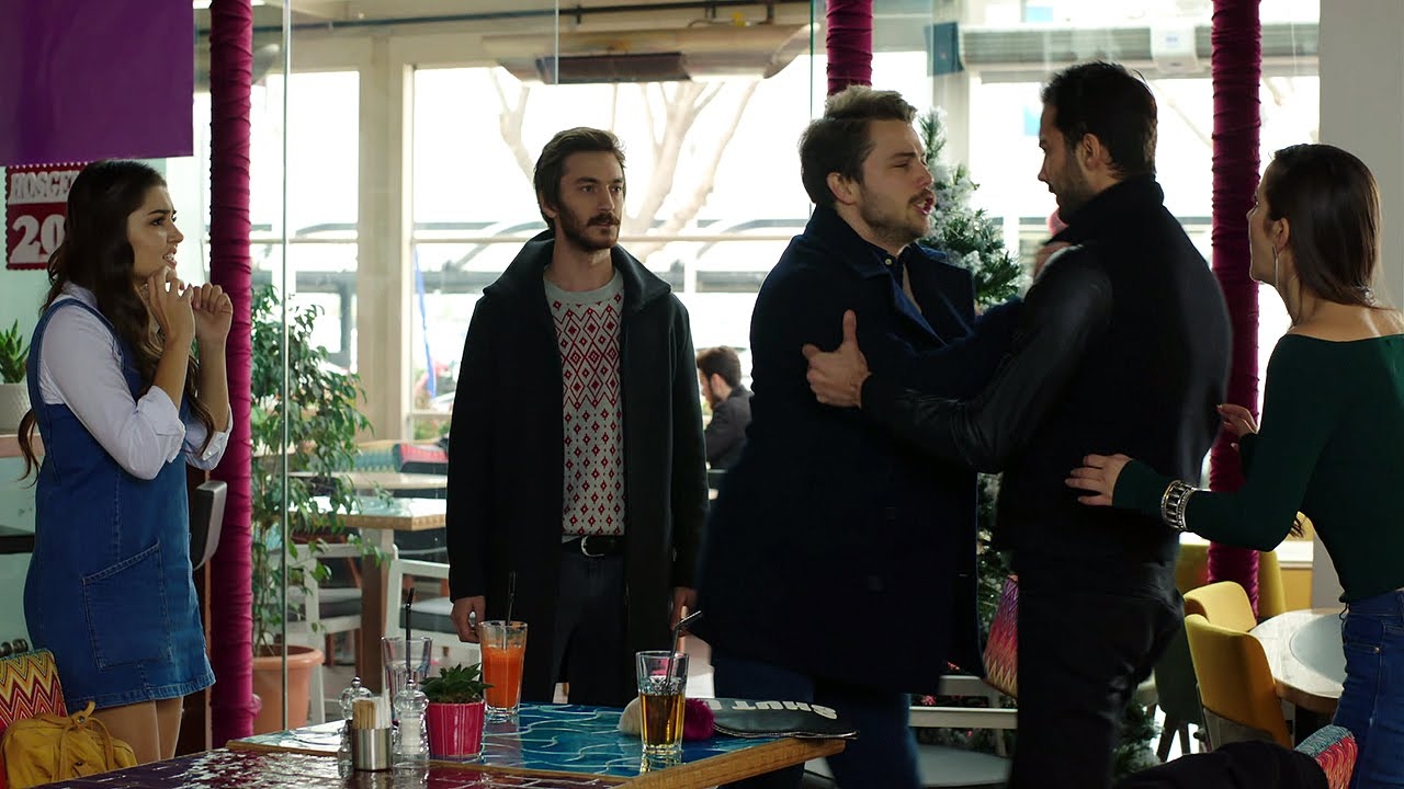 في بداية حلقات مسلسل بنات الشمس، ظهر هالوك ميرتوغلو كرجل أعمال ثري، وسيم، ومحب