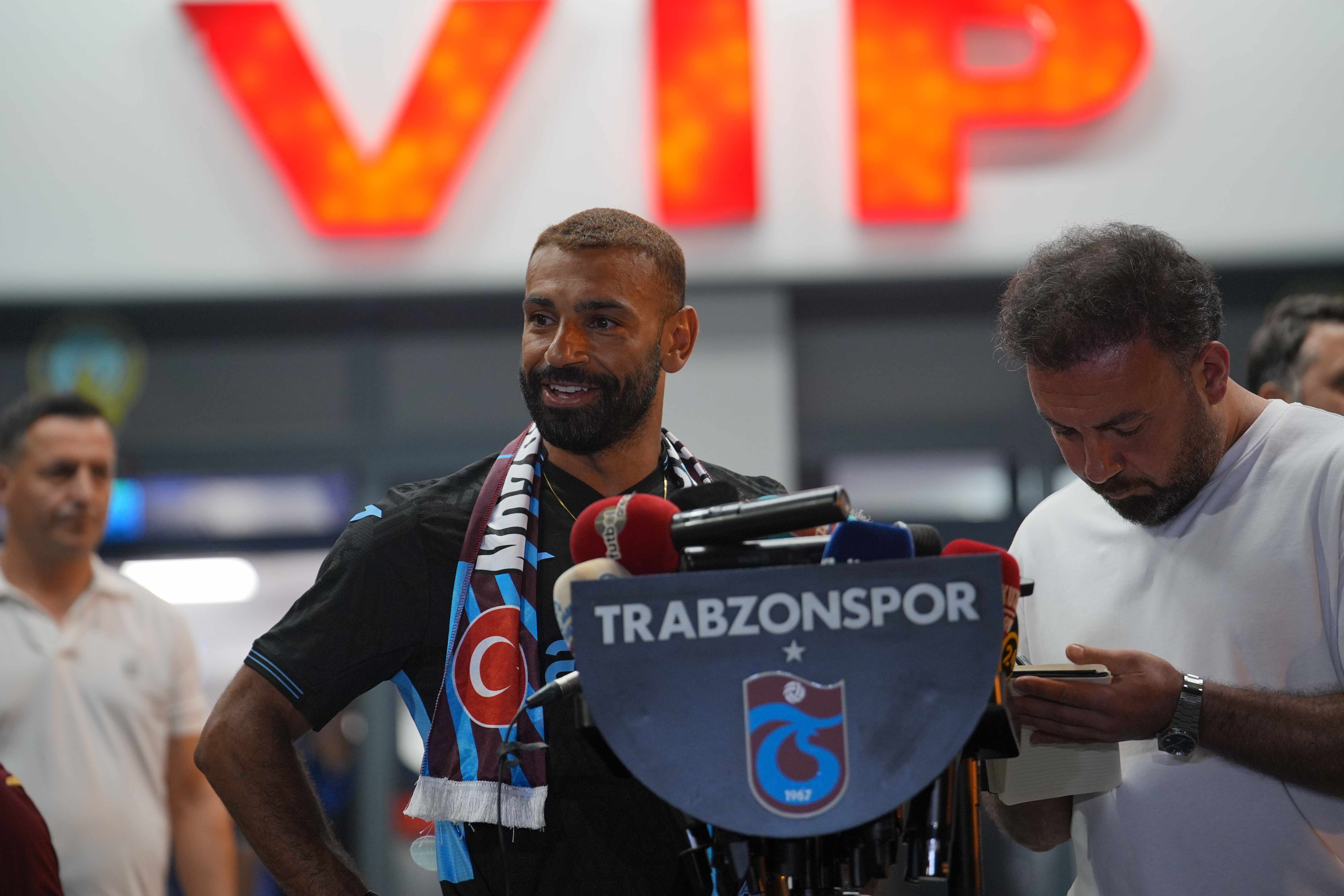 محمد صلاح بقميص طرابزون سبور